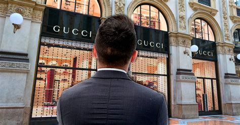 quien dirige gucci hoy|Gucci yves dueño.